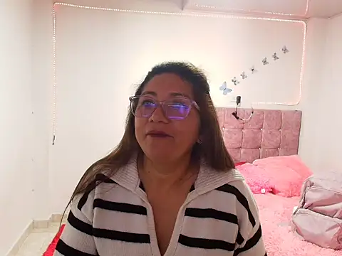 Snapshot of scarlett_mystic chatting on 10.01.25 scarlett mystic online show from 10.01.25