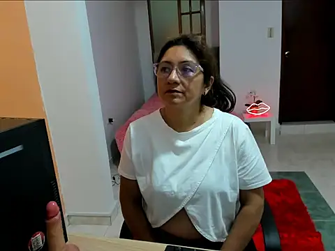 Snapshot of scarlett_mystic chatting on 10.14.25 scarlett mystic online show from 10.14.25