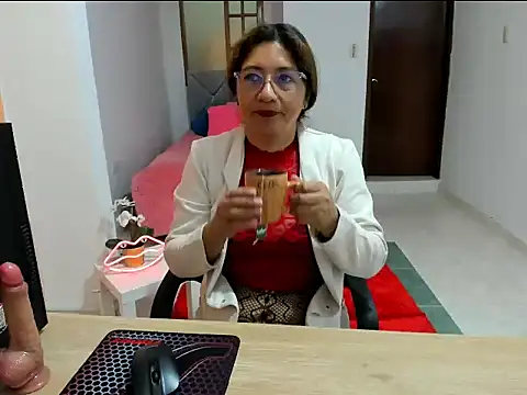 Snapshot of scarlett_mystic chatting on 10.15.25 scarlett mystic online show from 10.15.25