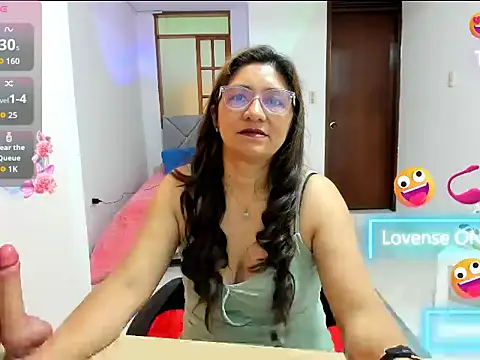 Snapshot of scarlett_mystic chatting on 10.22.25 scarlett mystic online show from 10.22.25