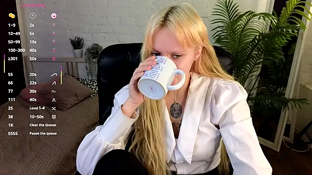 kitten murray  online show from 11.02.25