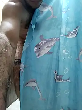 Snapshot of Valen_Squirt04 chatting on 12.17.25 Valen Squirt04 online show from 12.17.25