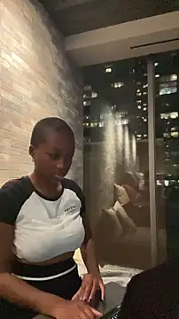 tia   fox online show from 11.12.25