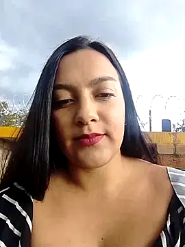 Sexy Nayra outdoors online show from 10.15.25