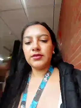 Sexy Nayra outdoors online show from 10.22.25