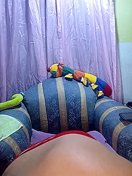 Snapshot of linda_swett chatting on 12.01.25 linda swett online show from 12.01.25