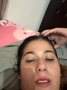 Snapshot of violeticafox chatting on 12.19.25 violeticafox online show from 12.19.25