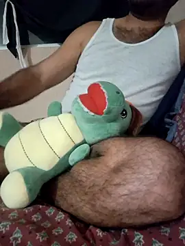 Snapshot of rojo_guerrero chatting on 10.05.25 rojo guerrero online show from 10.05.25