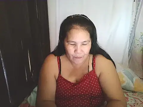 Snapshot of milagrose_rose chatting on 05.21.26 milagrose rose online show from 05.21.26