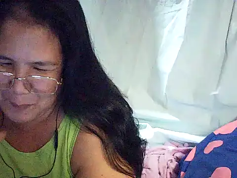 Snapshot of milagrose_rose chatting on 06.24.26 milagrose rose online show from 06.24.26