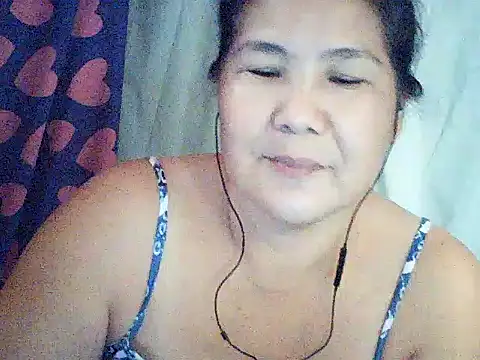 Snapshot of milagrose_rose chatting on 06.26.26 milagrose rose online show from 06.26.26