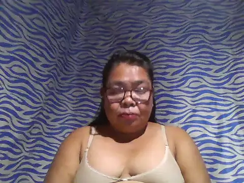 Snapshot of cris_tita chatting on 06.18.26 cris tita online show from 06.18.26