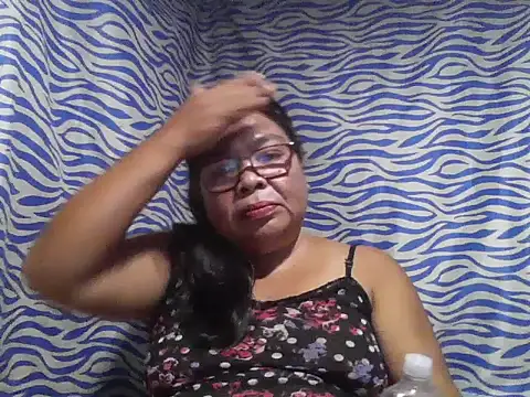 Snapshot of cris_tita chatting on 06.24.26 cris tita online show from 06.24.26