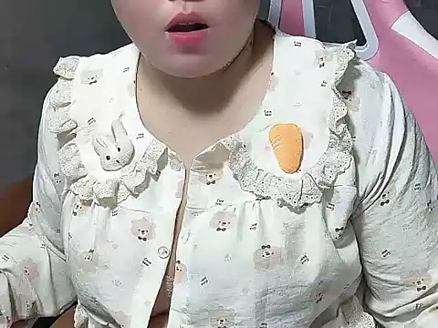 Snapshot of Sunna104 chatting on 03.14.26 Sunna104 online show from 03.14.26