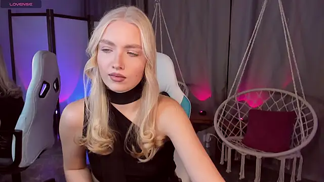 TessaGrays online show from 11.16.25