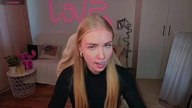 TessaGrays online show from 05.12.26