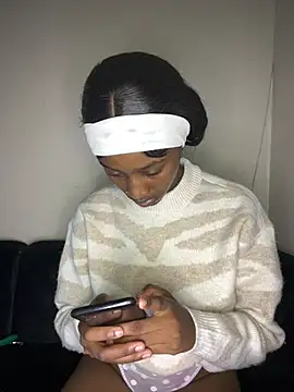 Snapshot of Sirah1 chatting on 03.25.26 Sirah1 online show from 03.25.26