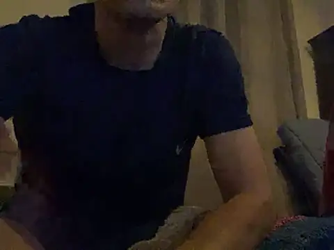 Snapshot of shorty-phat chatting on 12.22.25 shorty-phat online show from 12.22.25