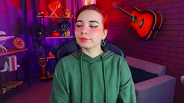 MarcelineChi online show from 12.04.25