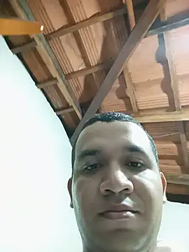 Snapshot of Roberto27051 chatting on 06.04.26 Roberto27051 online show from 06.04.26