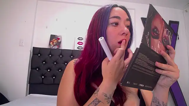 NiaCherry online show from 10.22.25