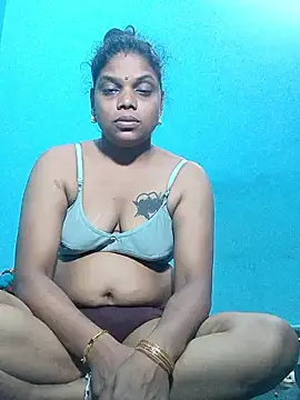 Snapshot of Kanneeswari chatting on 10.20.25 Kanneeswari online show from 10.20.25