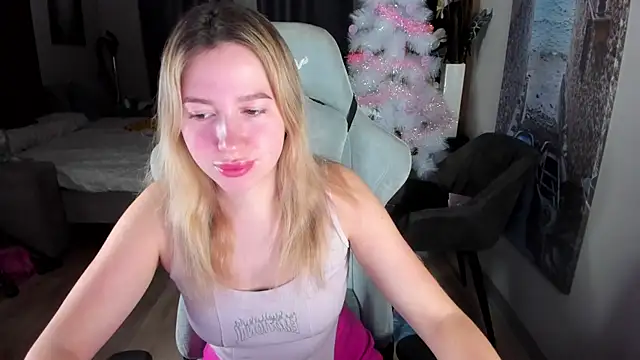 Snapshot of stefany_and_bettany chatting on 01.12.26 stefany and bettany online show from 01.12.26