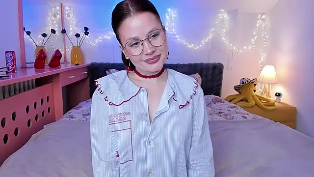 Snapshot of Me-Dea chatting on 03.06.26 Me-Dea online show from 03.06.26