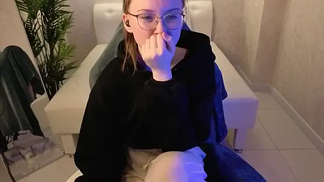 SirenaBlessing online show from 12.22.25