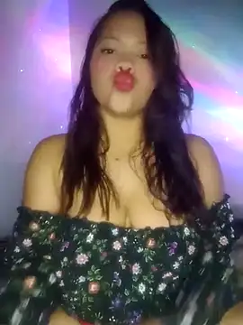 Snapshot of loren_g08 chatting on 12.19.25 loren g08 online show from 12.19.25