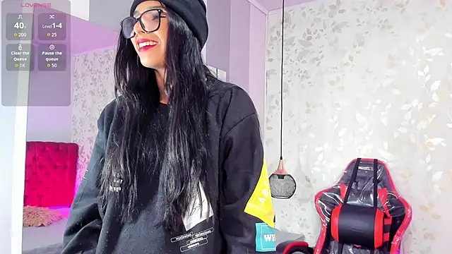 Luciaoregon online show from 10.14.25