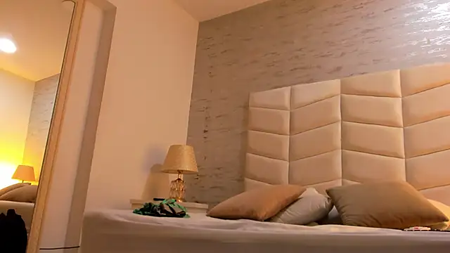 Snapshot of jax_black chatting on 12.18.25 jax black online show from 12.18.25