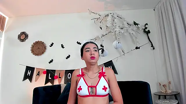 Snapshot of cloe_taylor__ chatting on 10.28.25 cloe taylor online show from 10.28.25