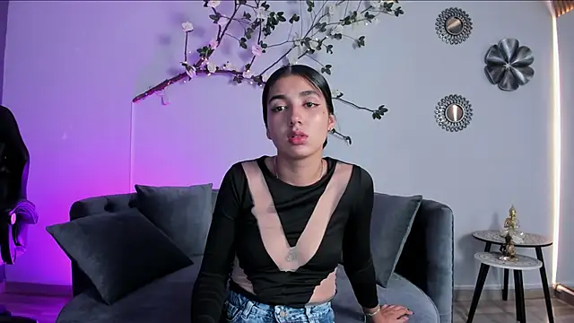 Snapshot of cloe_taylor__ chatting on 11.23.25 cloe taylor online show from 11.23.25