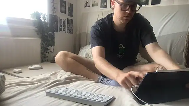 Snapshot of Angus80085 chatting on 07.19.26 Angus80085 online show from 07.19.26