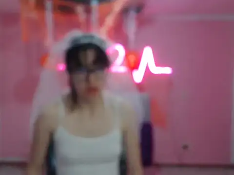 Snapshot of cristal_hills_19 chatting on 10.10.25 cristal hills 19 online show from 10.10.25