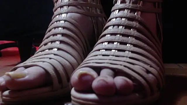 cristal hills 19 online show from 03.12.26