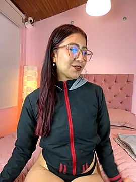 saramooon online show from 10.28.25