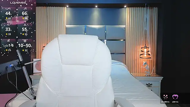 Emily Roberts9 online show from 11.19.25