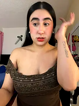 Snapshot of Miichii chatting on 10.10.25 Miichii online show from 10.10.25