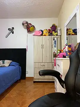 Snapshot of Miichii chatting on 10.11.25 Miichii online show from 10.11.25