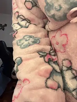 Snapshot of Miichii chatting on 11.26.25 Miichii online show from 11.26.25