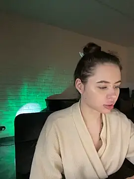 AlmaryKim online show from 12.14.24