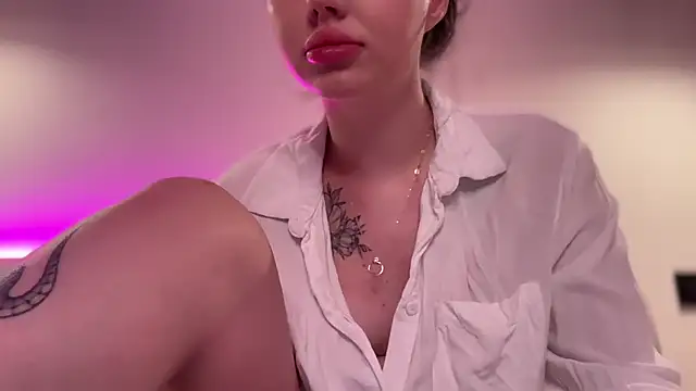 AlmaryKim online show from 10.04.25