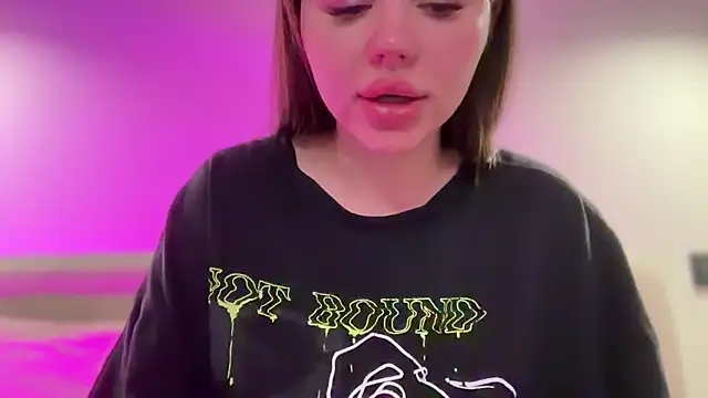 AlmaryKim online show from 11.04.25