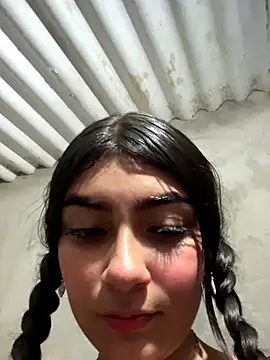 Snapshot of Sweed-virgin-pussy chatting on 11.15.25 Sweed-virgin-pussy online show from 11.15.25