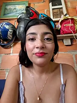 Snapshot of Sweed-virgin-pussy chatting on 07.30.26 Sweed-virgin-pussy online show from 07.30.26