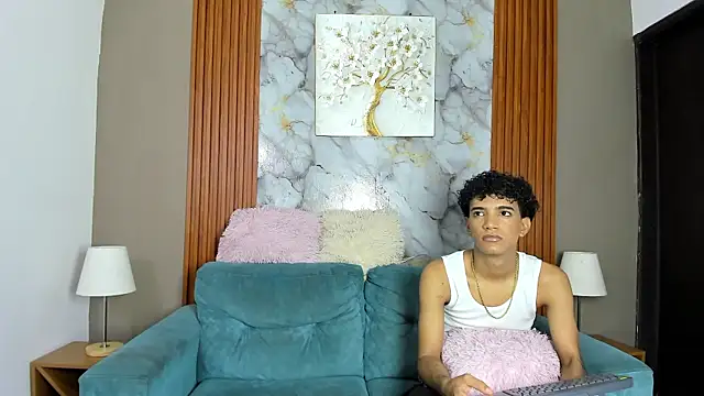 VERY HOT GUYS online show from 04.19.26