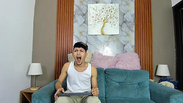VERY HOT GUYS online show from 04.28.26