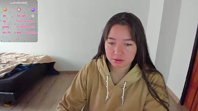Snapshot of annyaparis chatting on 04.15.26 annyaparis online show from 04.15.26